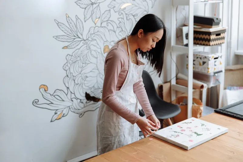 Too Connected to Create: How Artists Are Fighting Back Against the Fragmentation Trap